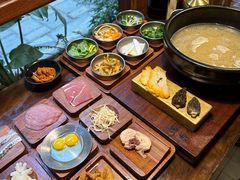 -银米·云南传统过桥米线(双廊黑金冠店)