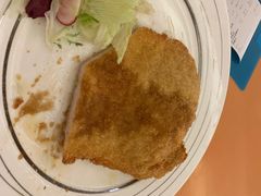 崇明生态猪炸猪排配辣酱油-红房子西菜馆(淮海中路店)