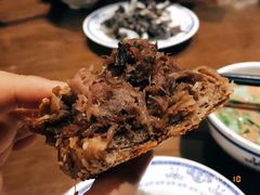 烧饼夹烧牛羊肉-老爆肚满五香烧牛羊肉