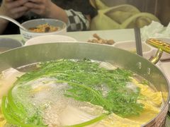 -洪氏嗨捞·广东猪肚鸡·椰子鸡火锅(西咸万象城店)