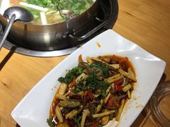 -大众跷脚牛肉馆·非遗传承单位(峨眉山店)