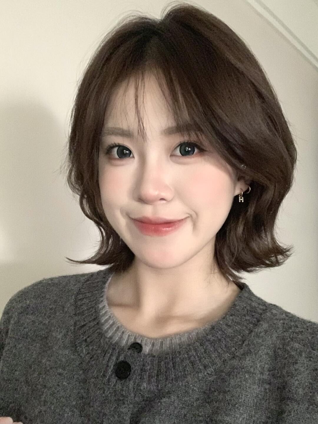 齐肩短发烫发