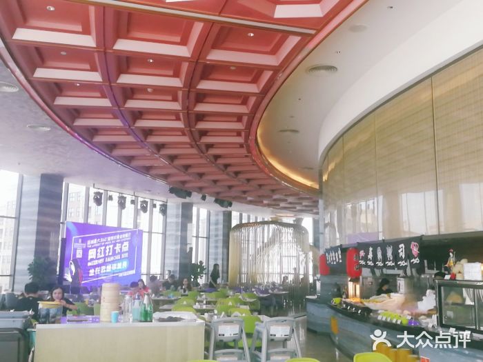 荣誉国际酒店-云顶旋转餐厅大堂图片