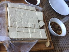 -红栌温泉山庄生态美食餐厅