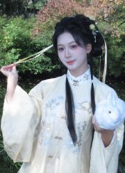-一揽芳华汉服旗袍体验馆(拙政园店)