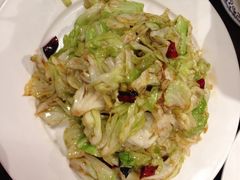 炝炒圆白菜-吕氏疙瘩汤·私家菜馆(慈云寺店)