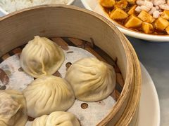 蟹粉鲜肉小笼包-南小馆(迪士尼小镇店)