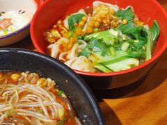 -爆炸头阿姨小四川正宗川味小吃(无任何分店)