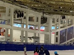 -乔波室内滑雪场
