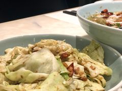 蒜香干椒炒手撕包菜-港丽餐厅(高德置地店)