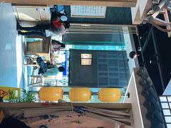 -先启半步颠小酒馆(虹桥龙湖天街店)