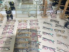 -肆兮眼镜·蔡司·徕卡战略合作店(大坪店)