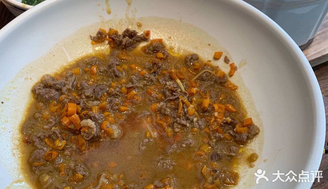 听他们说他们的食材都是自己基地种的，点了三个菜