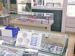 -三叶眼镜城批发市场(上海火车站店)