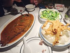 -小凤庭·地道湖北菜武昌鱼·藕汤(38年黄鹤楼店)