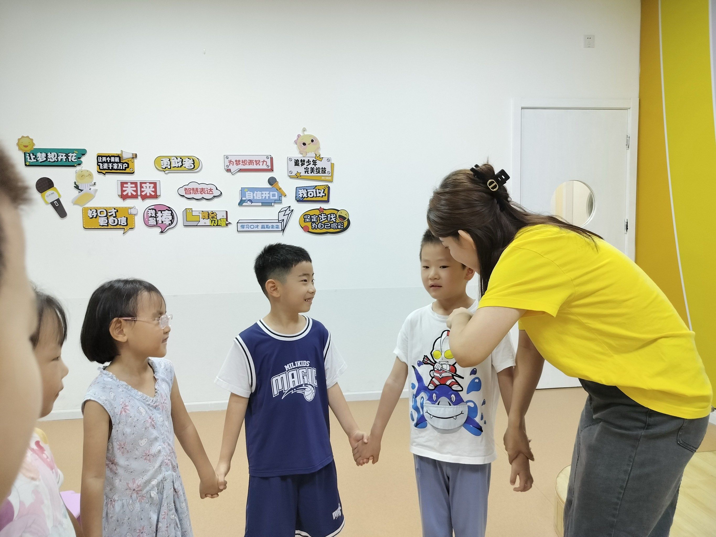 「两个黄鹂少儿口才