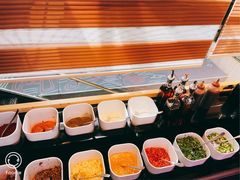 调料台-热火朝天鲜切牛肉火锅(南强街巷店)