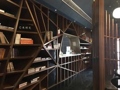 -钟书阁(松江泰晤士小镇店)