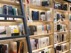 -猫的天空之城概念书店(印象城购物中心店)
