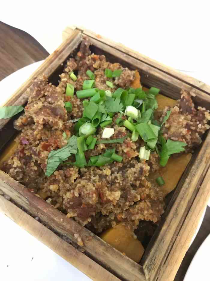 成都映象·卤肉铺子-"59一份的牛腩,巨酸,只见西红柿不见牛腩.
