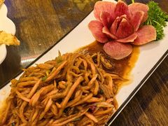 酸萝卜炒牦牛肉-吉祥圣雪藏餐