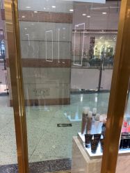 点击看大图 -八佰伴8008星级形象店