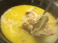-鲜入围煮花胶鸡海鲜火锅