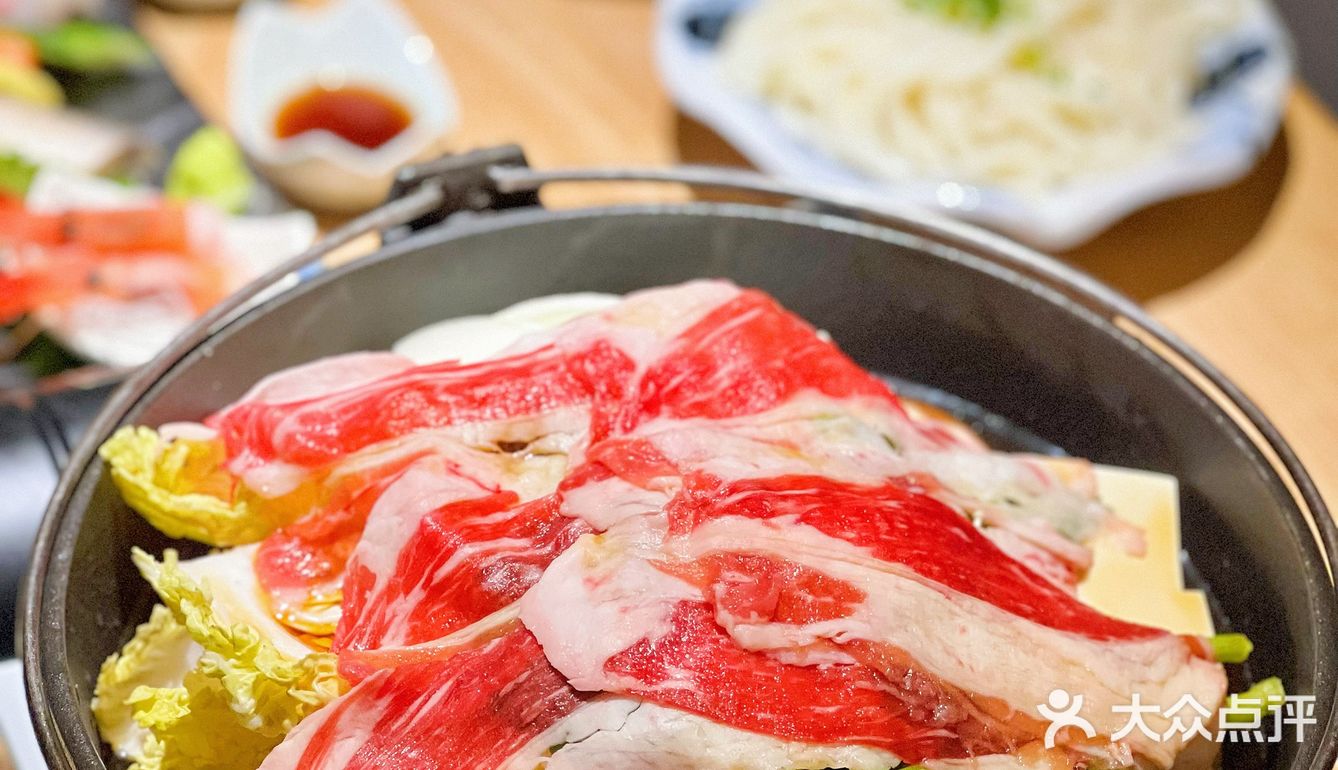 闹市中的静区日料店，上下两层打造专属用餐空间‼️