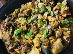 铁锅蛤蜊鸡-公寓家常菜馆(海军博物馆店)