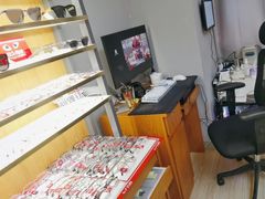 -优医视平价眼镜蔡司依视路折扣工厂店(德胜门店)