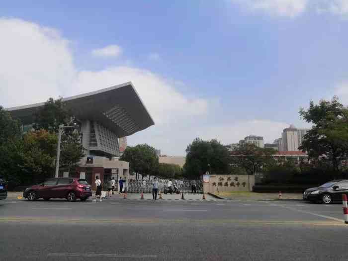 江苏省太湖高级中学-"#无锡橙v有特权# 正好有事经过看见太湖.