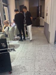 -PE SALON 
