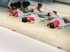 -艺熠舞蹈口才主持表演艺术中心(爱琴海校区)