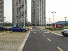 -融创茂-停车场