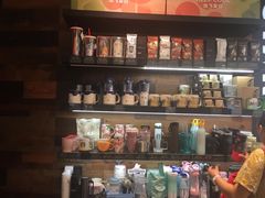 零售区-星巴克(南京大世界店)