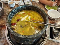 -鲁朗纳麦石锅鸡庄园
