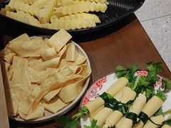-老房老舍重庆火锅(假日城市店)