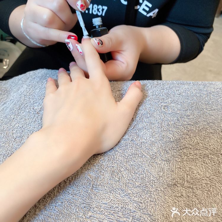 做完以后，果然很显白！十分满意！