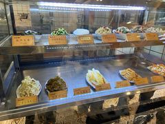 面包甜点陈列柜-海生炒面  盐池手抓羊肉馆(鼓楼南街店)