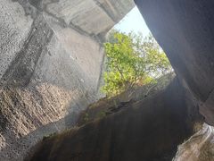 -伍山海滨石窟