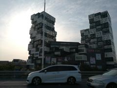 -资和信百货商场