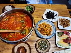 -黔诚多彩火锅(甲秀楼店)
