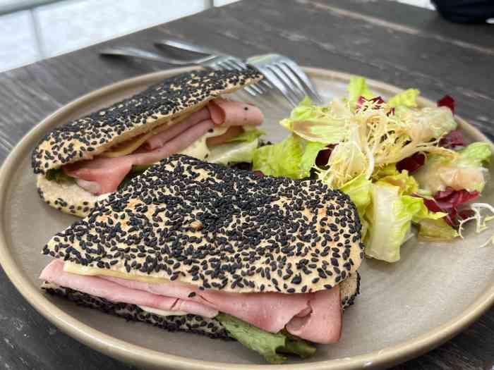 jamaicablue(碧云国际社区店)-"这家的位置不错,旁边还可以停车的