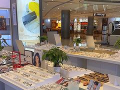 -罗伯特眼镜·蔡司官方授权(前海桂湾店)