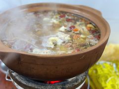 炭炉果鸡煲-威邵鸡煲(西华路总店)
