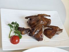 招牌红烧乳鸽-半岛太子酒家(海港城店)