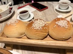 叉烧焗餐包-广州花园酒店荔湾亭·地道点心·粤式饮茶