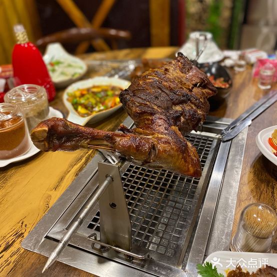 清真·东拉黑碳火烤羊腿(世通·国际店)