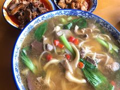 -邱芳粉店(迎宾大道旗舰店)