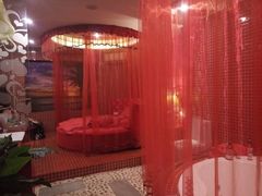 -天鹅恋主题酒店(光谷广场步行街店)